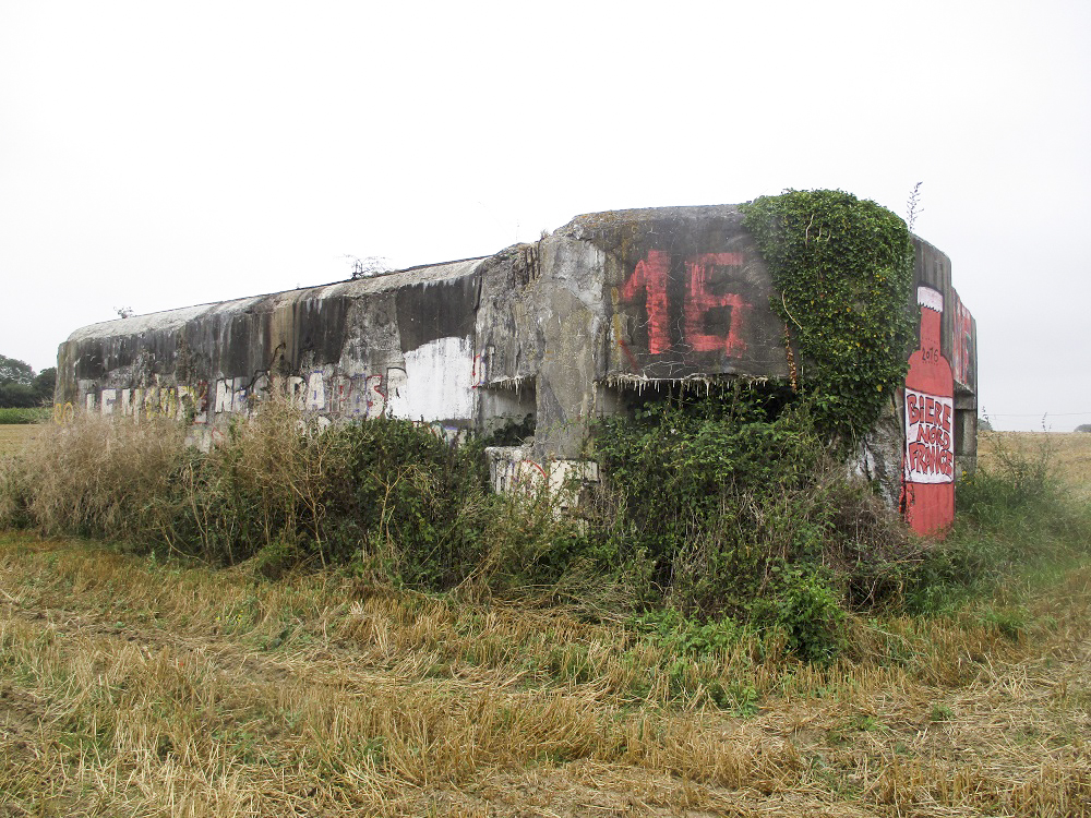 Ligne Maginot - A5 - PONT DE WATOU - (Blockhaus lourd type STG / STG-FCR - Double) - Vue prise dos au ruisseau Ey Becque - Smardz Félix