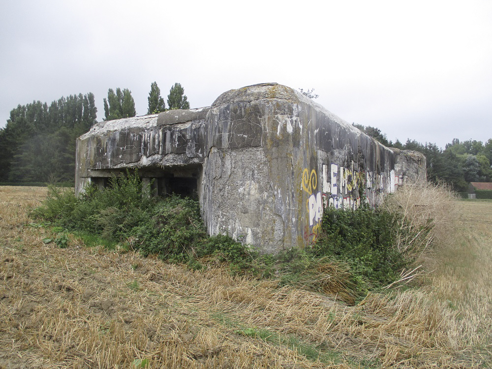 Ligne Maginot - A5 - PONT DE WATOU - (Blockhaus lourd type STG / STG-FCR - Double) - Vue prise dos au ruisseau Ey Becque - Smardz Félix