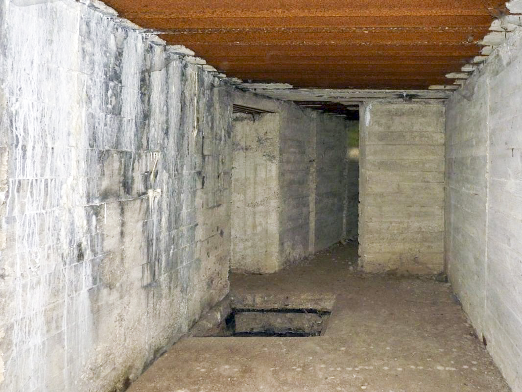 Ligne Maginot - A5 - PONT DE WATOU - (Blockhaus lourd type STG / STG-FCR - Double) - Attention ! Trou = DANGER - JMBrams