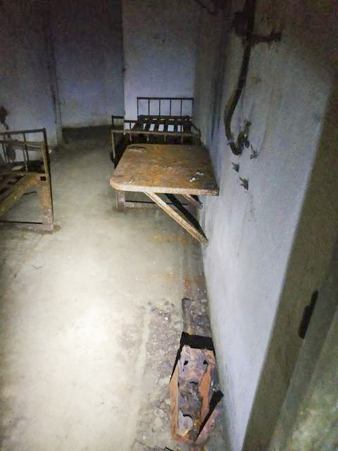 Ligne Maginot - BARRUNGSHOFF - BORNUNGSHOFF - X11 - (Abri) - Une chambre d'officiers. - Rominoutche