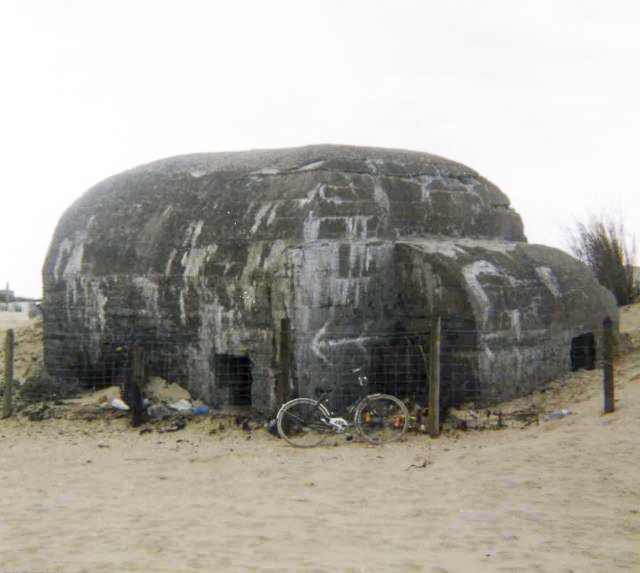 Ligne Maginot - B6 - Les DUNES 6 (Blockhaus pour arme infanterie) - L'environnement a un peu changé, depuis la prise de vue... - legarsdunord