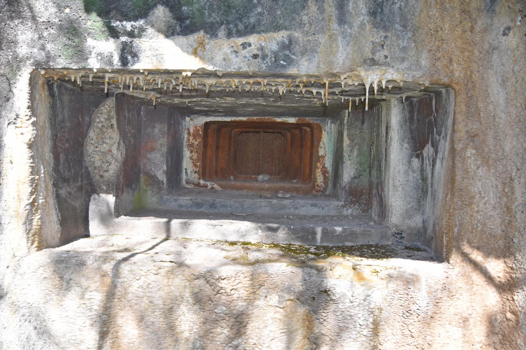 Ligne Maginot - 61/3 - OTTMARSHEIM SUD - (Casemate d'infanterie - Double) - Créneau mitrailleuse sud - Daniel Froehly