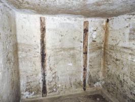 Ligne Maginot - E2 - (Chambre de coupure) - Emplacement des répartiteurs téléphoniques
Dans le coin en haut à droite, le conduit pour entrée de câbles supplémentaires