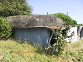 Ligne Maginot - B229 - Le PAPOT (Blockhaus pour canon) - Visible de la D 933 - Rue de Bailleul.