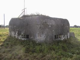 Ligne Maginot - BEF 267 - BERQUIER NORD - (Blockhaus pour arme infanterie) - Photographié face à la rue du Chemin vert.