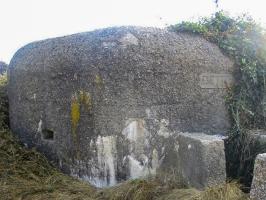 Ligne Maginot - BEF 264 - RISQUONS-TOUT OUEST - (Blockhaus pour arme infanterie) - Blockhaus Risque-tout Ouest  photographié avec l'inscription 'Betty'.