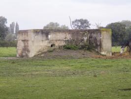 Ligne Maginot - BEF 341 - BLONDE RUE NORD - (Blockhaus pour arme infanterie) - Vu du chemin du circuit de la Commanderie.