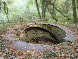 Ligne Maginot - MONT DES WELCHES - A21 - (Ouvrage d'artillerie) - Aux alentours.
Entre le bloc 2 et le bloc 3, l'emplacement d'une tourelle factice.