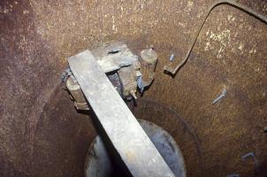 Ligne Maginot - KERFENT - A34 - (Ouvrage d'infanterie) - Bloc 3
Télécommande du projecteur dans la cloche GFM