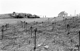 Ligne Maginot - BINING - (Casemate d'infanterie) - Photo de la casemate après-guerre. Le Panther y est resté quelques années