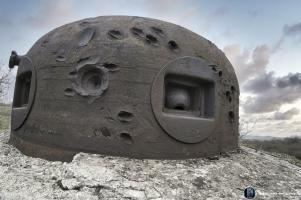 Ligne Maginot - WELSCHHOF - (Ouvrage d'infanterie) - Bloc 1
La cloche GFM du bloc 1 criblée de plusieurs impacts