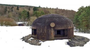 Ligne Maginot - HOCHWALD - (Ouvrage d'artillerie) - Bloc  12
La cloche GFM et plus loin la cloche VDP