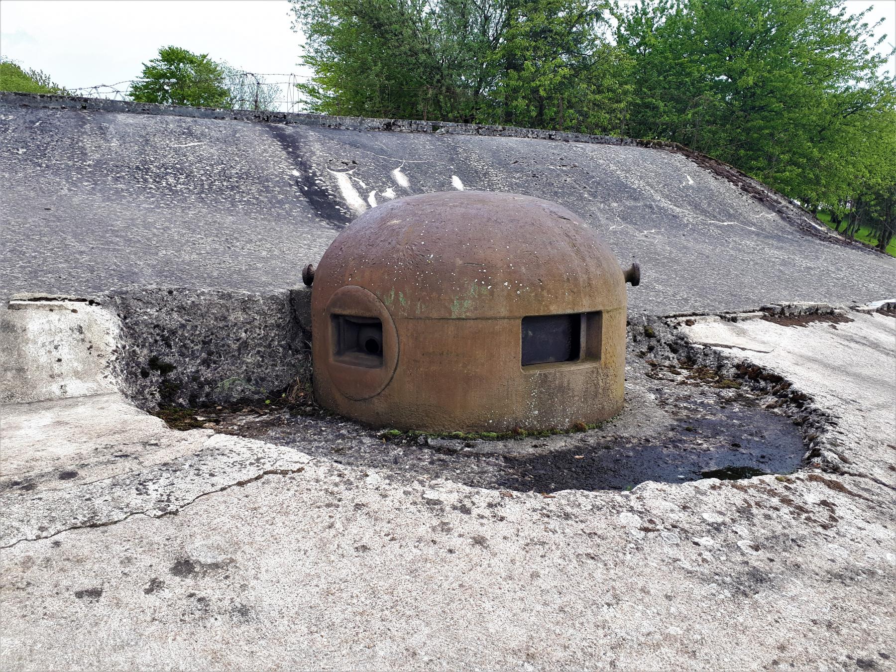 Ligne Maginot - EINSELING - A36 - (Ouvrage d'infanterie) - Cloche GFM dont la transformation du type A au type B n'a pas été achevée. Un seul créneau à été modifié - Gregory Fuchs