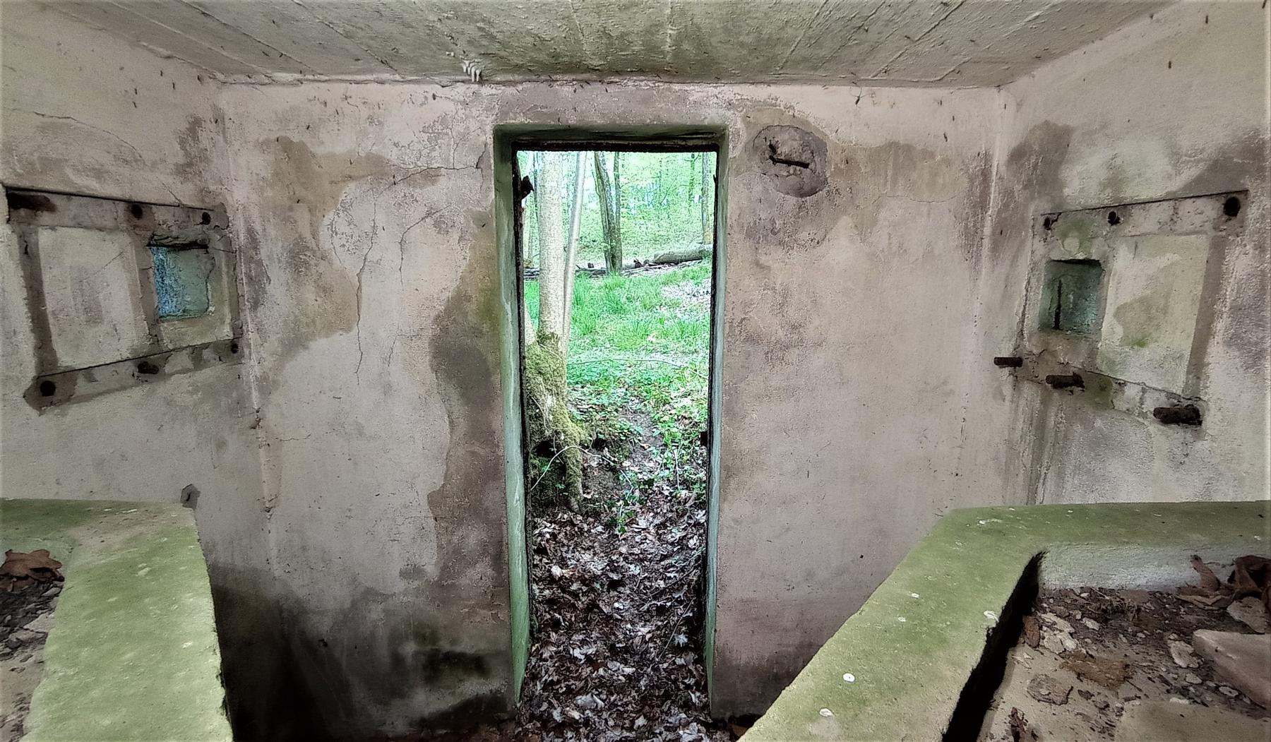 Ligne Maginot - FM27 - TRAUTBACH 3 - (Blockhaus pour arme infanterie) - Entrée et créneaux Latéraux  - Baptiste GAUDIN