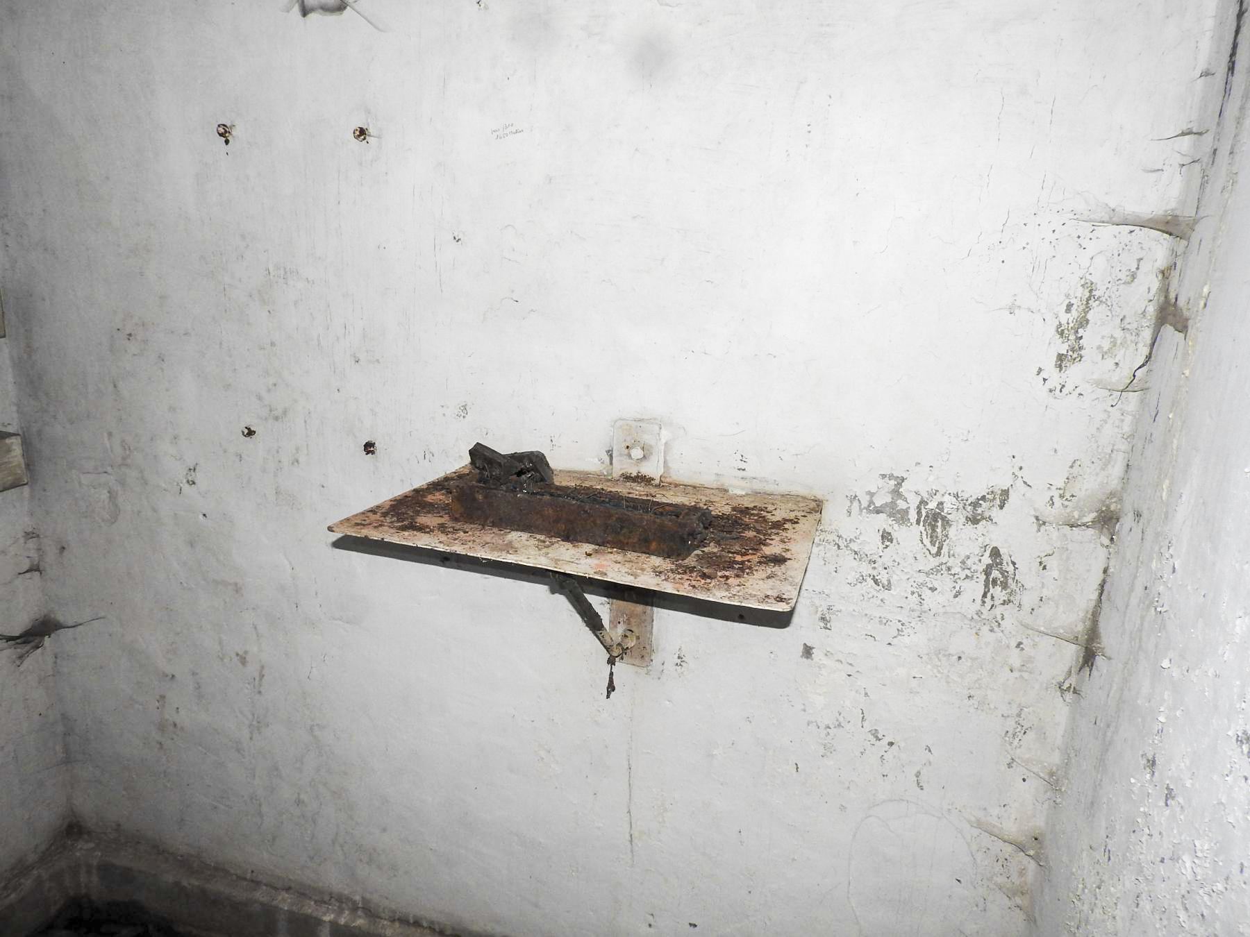 Ligne Maginot - B11 - (Chambre de coupure) - Une tablette rabattable - STENGER Mathieu