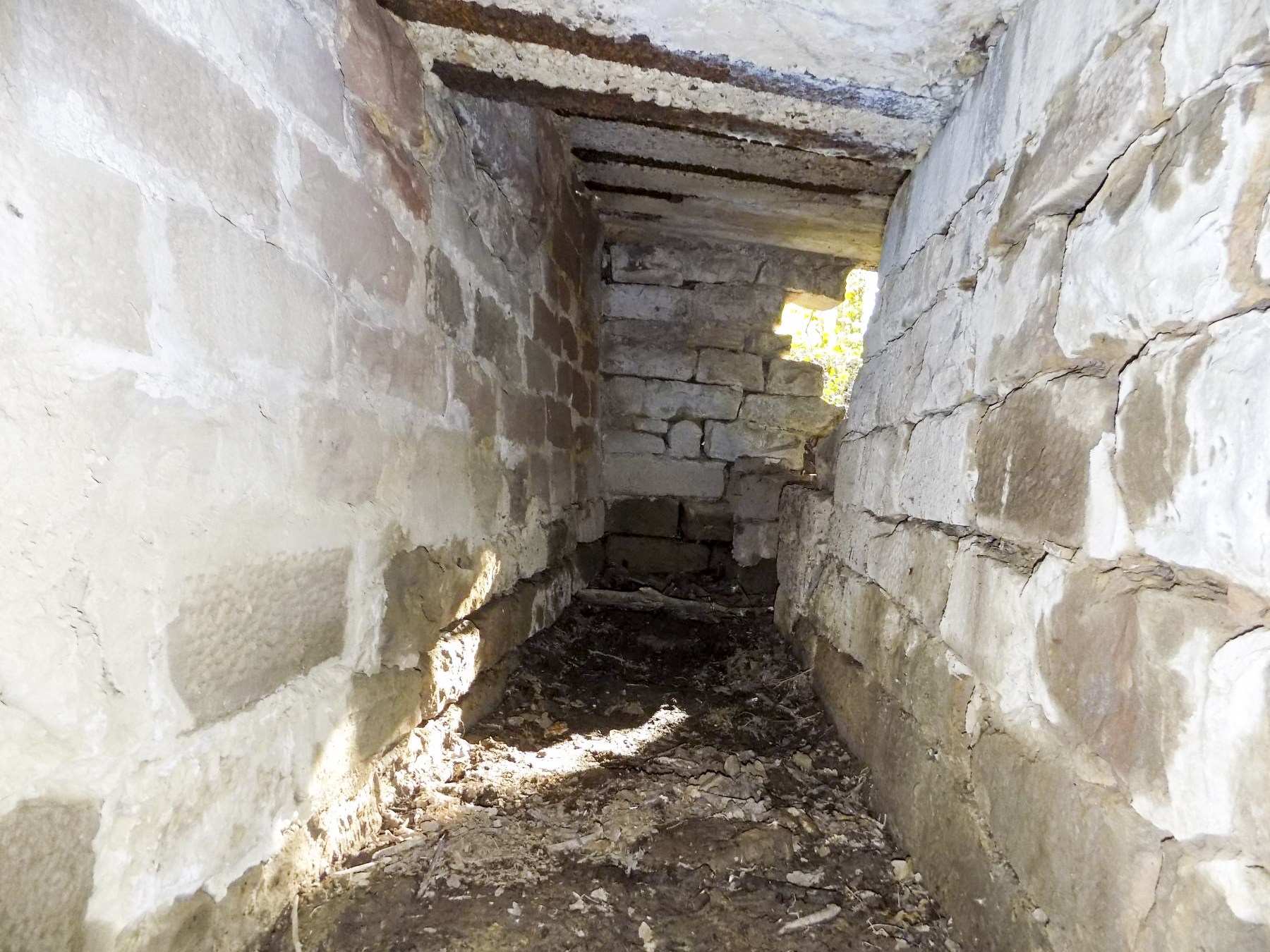 Ligne Maginot - VERLORENERBACH - (Blockhaus pour arme infanterie) - Couloir vers le poste de tir - l.jacquemin