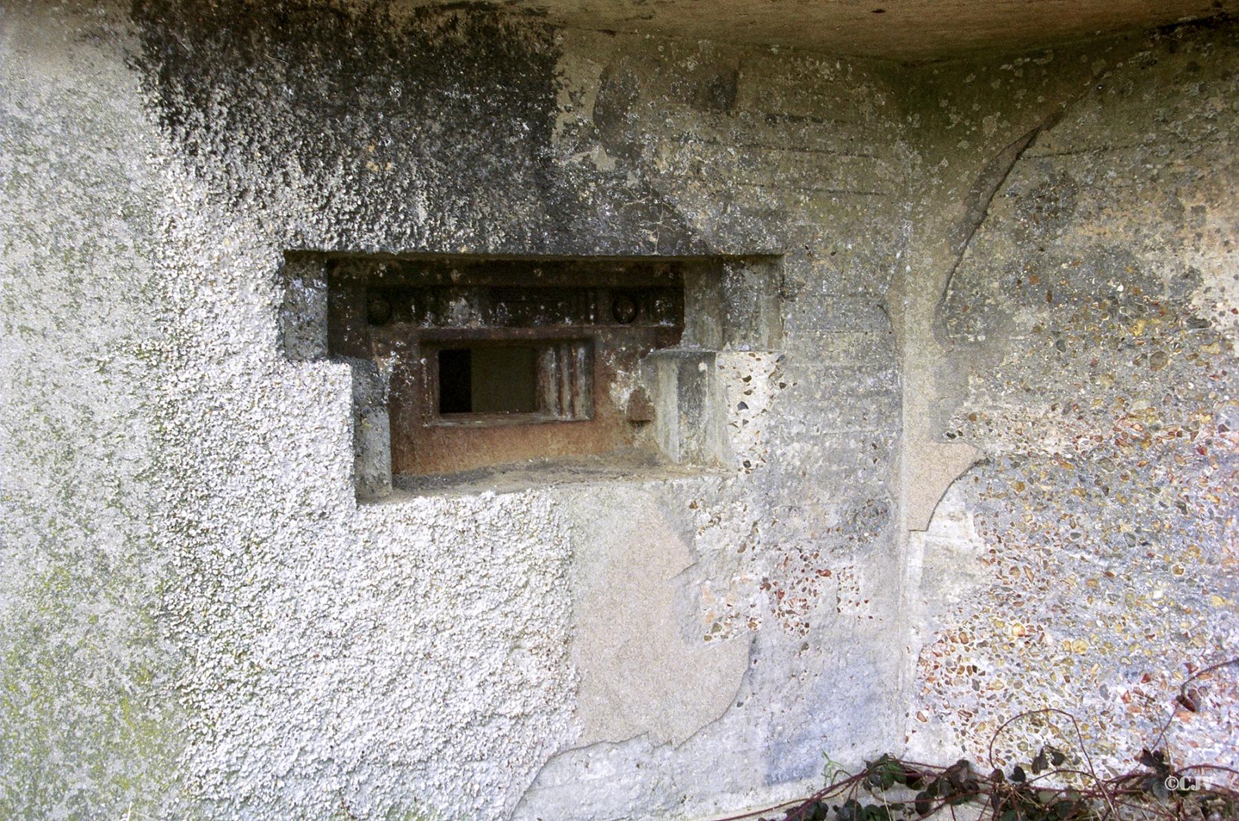 Ligne Maginot - B172 - PURGATOIRE - (Blockhaus pour canon) - Trémie Pamart-Lemaigre pour canon de 24 SA 34 ou mitrailleuse Hotchkiss 8mm mle 1914 - Caspar Vermeulen