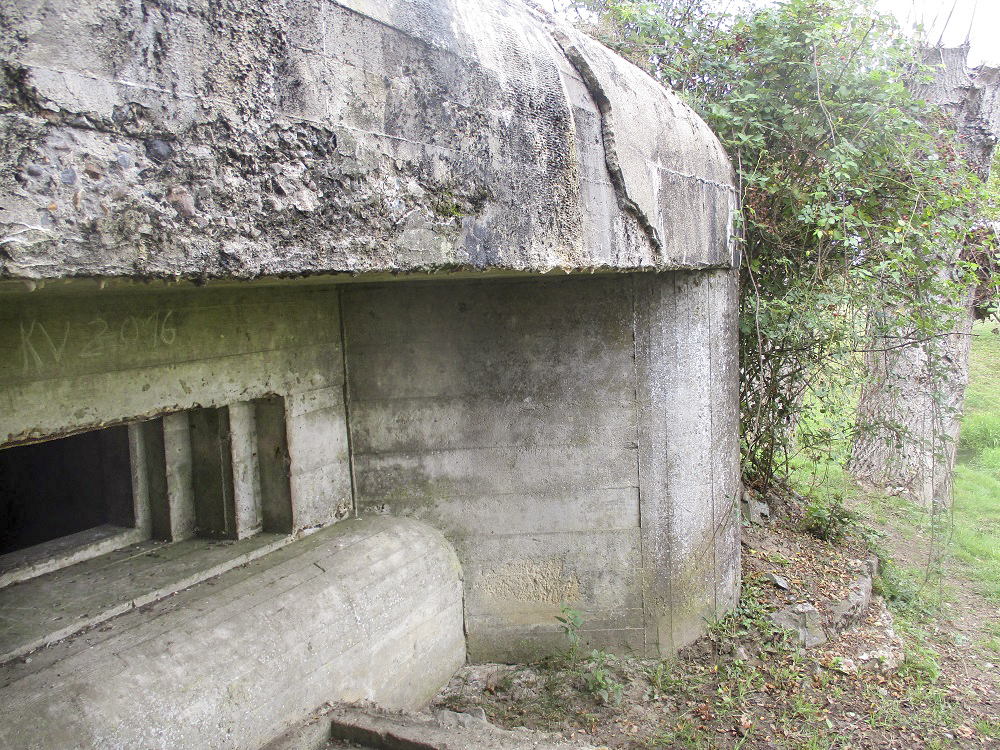 Ligne Maginot - B112 - STEENVOORDE Est 1 (Blockhaus pour canon) - Vue prise depuis le ruisseau Rommel Becque - Smardz Félix