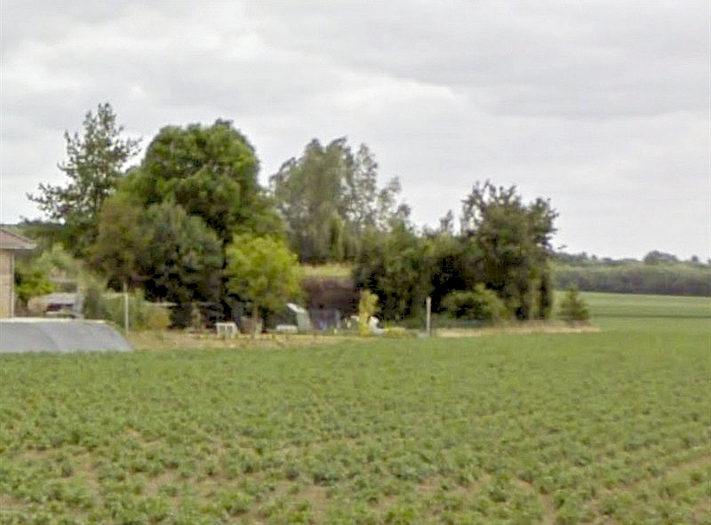 Ligne Maginot - B199 - CHAMPS SAINT ANTOINE (Blockhaus pour canon) - Vu de la route - Google Streetview