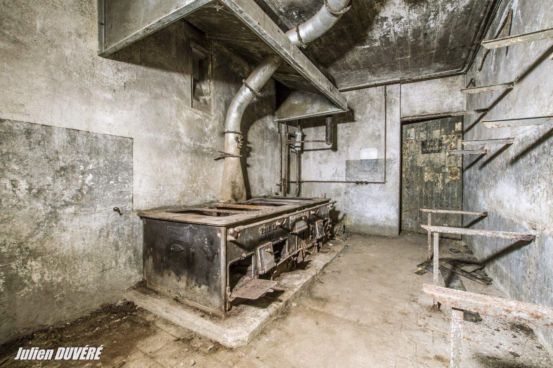 Ligne Maginot - RIPPERT - X13 (QUARTIER KARRE - II/168°RIF) - (Abri) - Le local de la cuisine. - Julien DUVÉRÉ