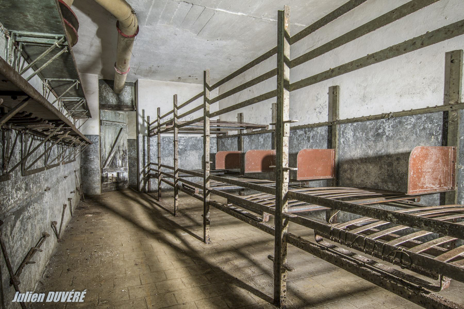 Ligne Maginot - RIPPERT - X13 (QUARTIER KARRE - II/168°RIF) - (Abri) - Chambrée pour la troupe. - Julien DUVÉRÉ