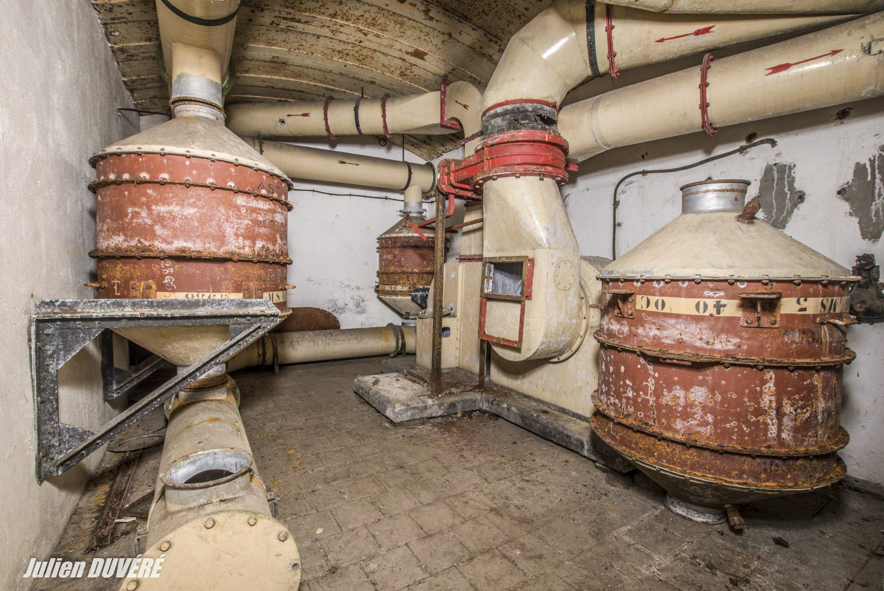 Ligne Maginot - RIPPERT - X13 (QUARTIER KARRE - II/168°RIF) - (Abri) - Salle de neutralisation de l'air gazé. - Julien DUVÉRÉ