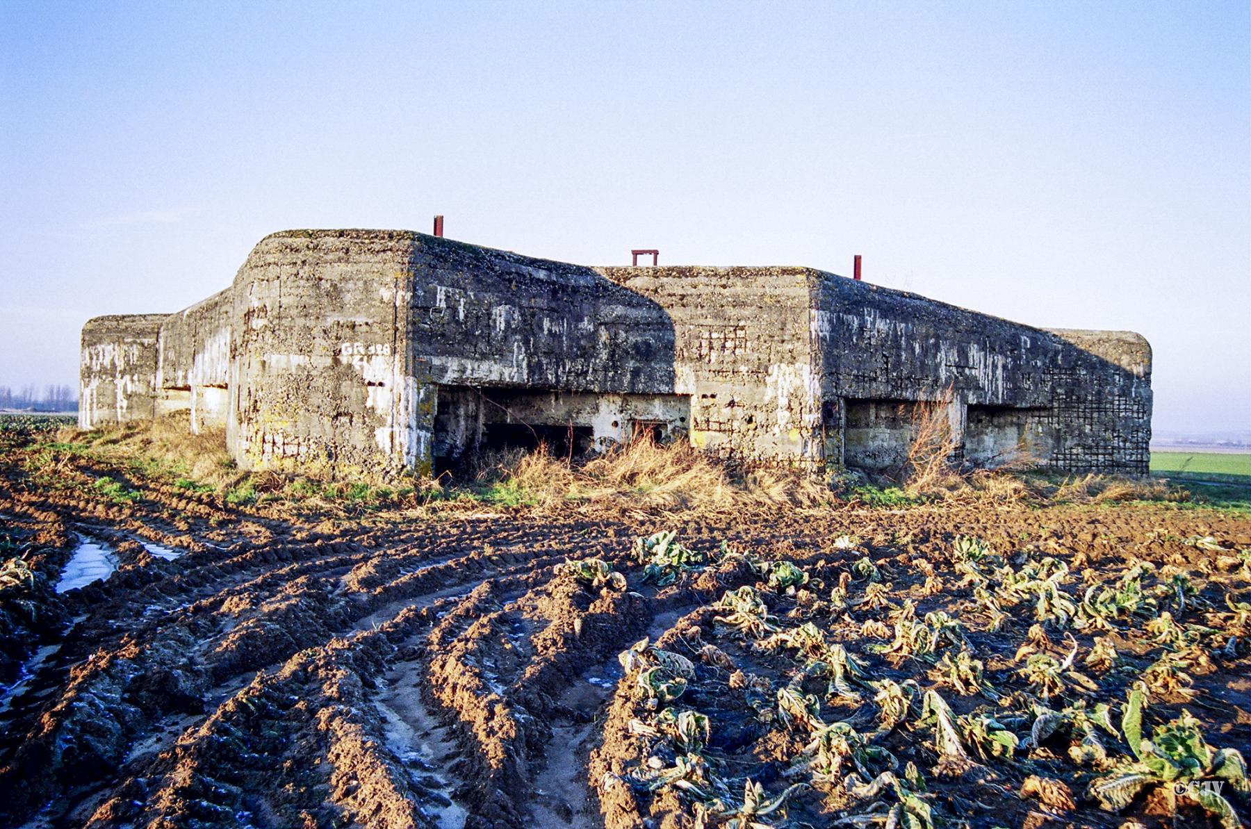 Ligne Maginot - CEZF-B - Les HUIT MESURES (Casemate d'infanterie - double) -  - Caspar Vermeulen