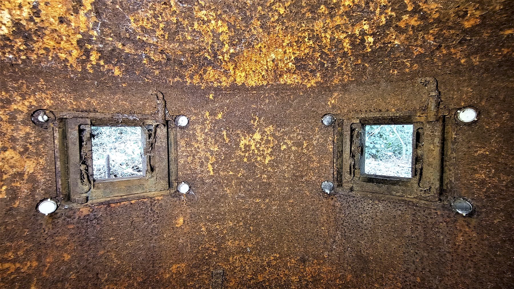 Ligne Maginot - BUCHHOLZBERG (I / 79° RIF) - (Abri) - Deux des cinq créneaux de la cloche GFM Ouest - Baptiste GAUDIN