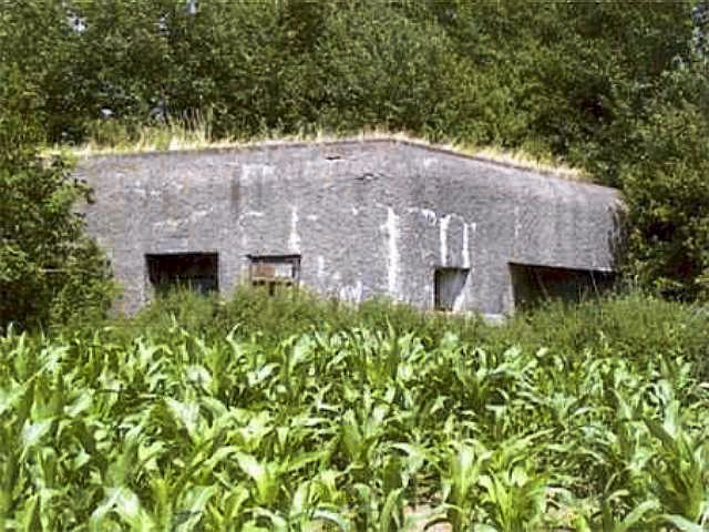 Ligne Maginot - B306 - ROCH Est (Blockhaus pour canon) -  - Jean-Louis AUBLET & Sylvie MAINGUIN