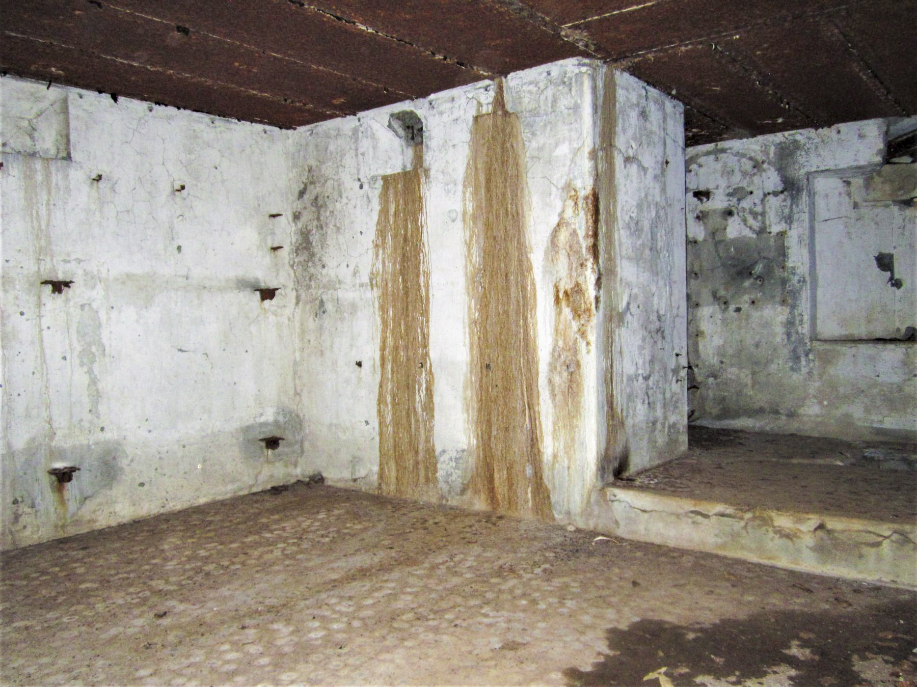 Ligne Maginot - TRAUTBACH OUEST - (Blockhaus pour arme infanterie) - Chambre de repos coté Est - Gregory Fuchs