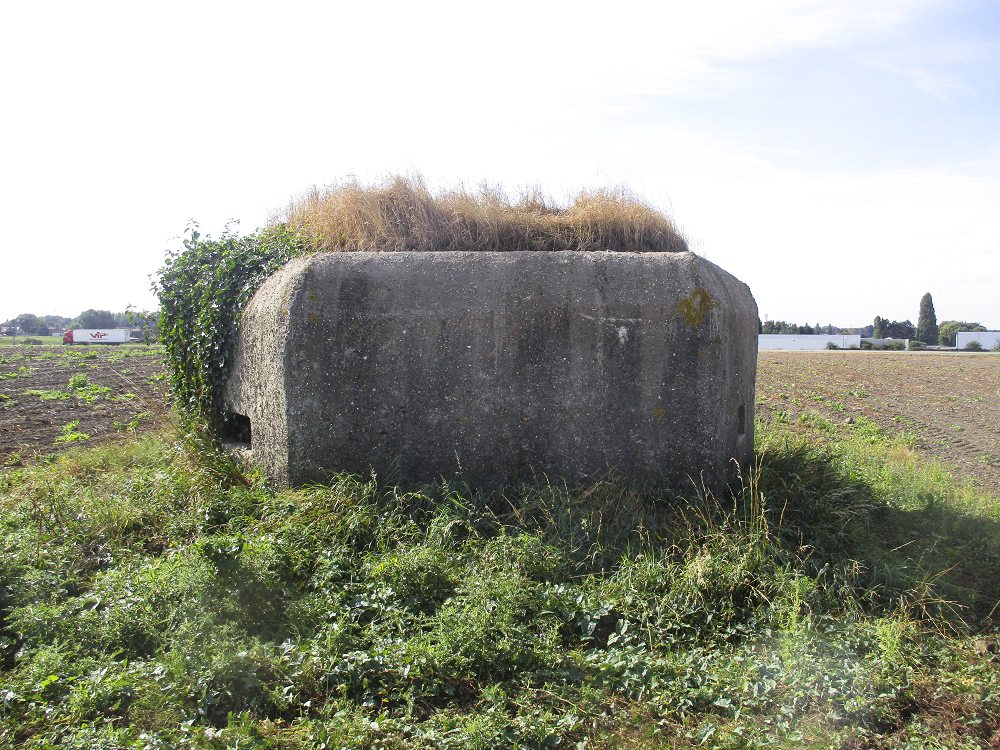 Ligne Maginot - BEF 256 - LE PURGATOIRE EST - (Blockhaus pour arme infanterie) - Le PURGATOIRE Est vu de la rue Garenne Straat (Mouscron - Belgique). - Smardz Félix