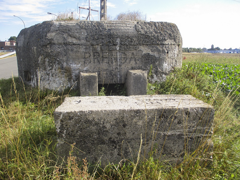 Ligne Maginot - BEF 267 - BERQUIER NORD - (Blockhaus pour arme infanterie) - Inscription 'Brenda' - Smardz Félix