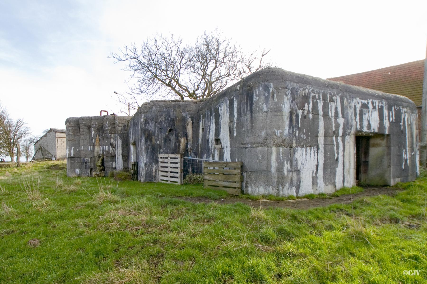 Ligne Maginot - BEF 666 - FERME DE QUENPOINNE - (Casemate d'artillerie) -  - Caspar Vermeulen
