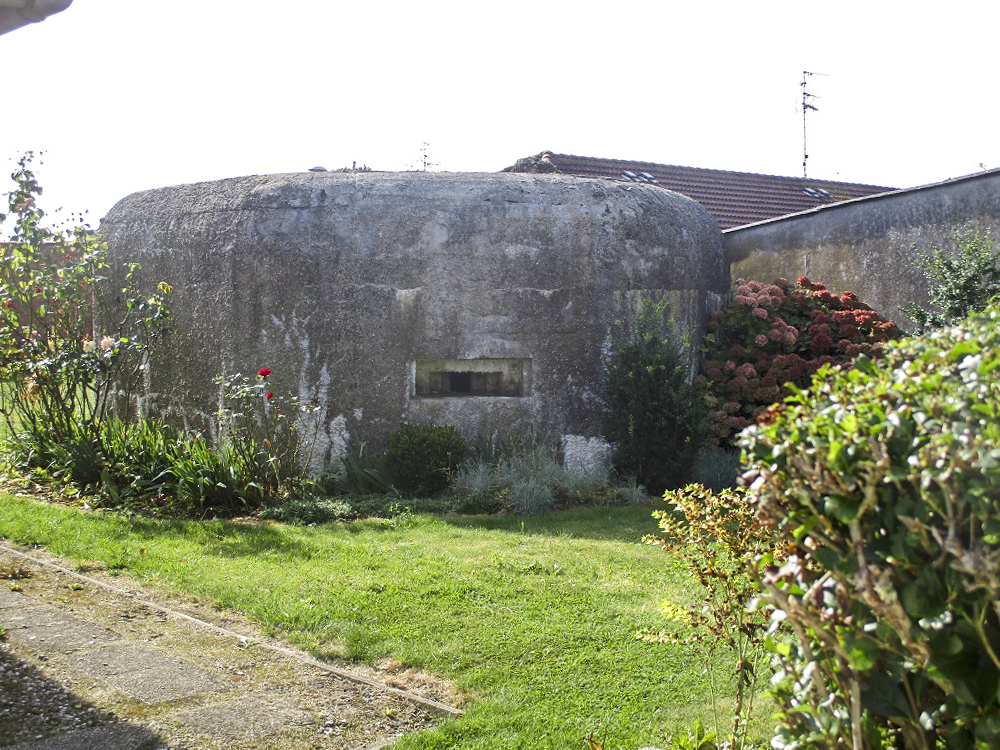 Ligne Maginot - BEF 281 - Le BERQUIER Sud (Blockhaus pour arme infanterie) - Photographié depuis la rue du Berquier. - Smardz Félix