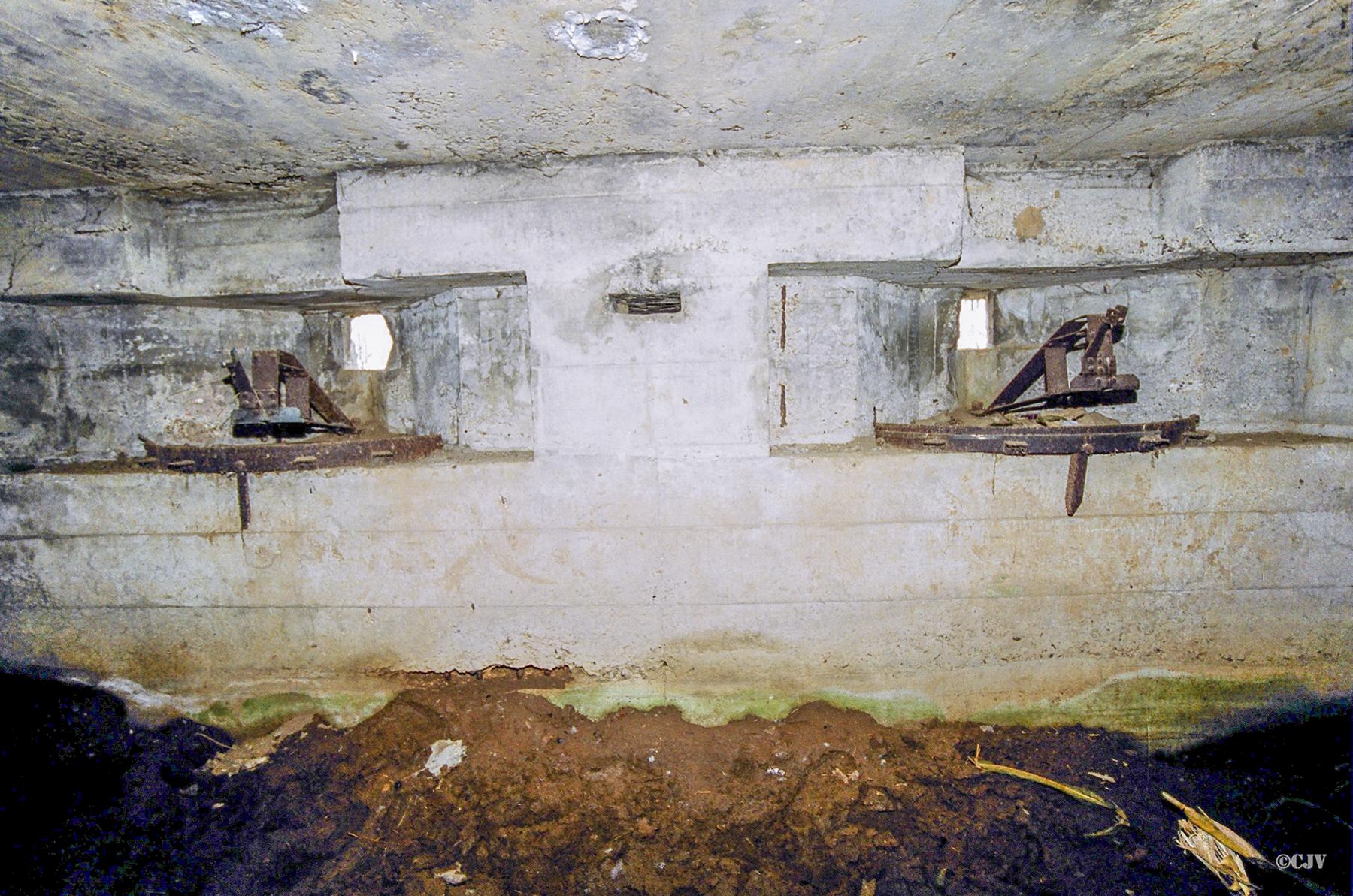 Ligne Maginot - BEF 327 - CIMETIERE de CYSOING (Blockhaus pour arme infanterie) -  - Caspar Vermeulen