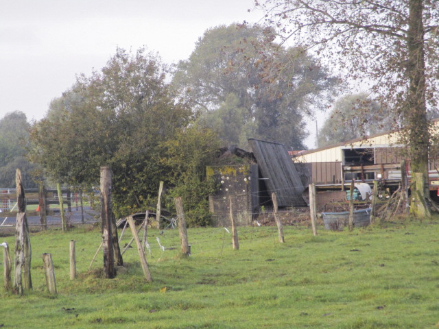 Ligne Maginot - BEF 349 - BOIS des TOURELLES (Blockhaus pour canon) - Vu du chemin de terre traversant le lieu-dit 'le Bois des Tourelles'. - Smardz Félix