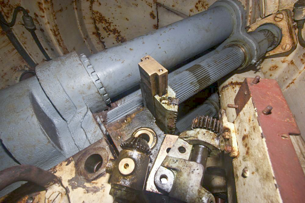 Ligne Maginot - MONT DES WELCHES - A21 - (Ouvrage d'artillerie) - Bloc 1
Tubes de mortier de 81mm - Martin FRANKCOM