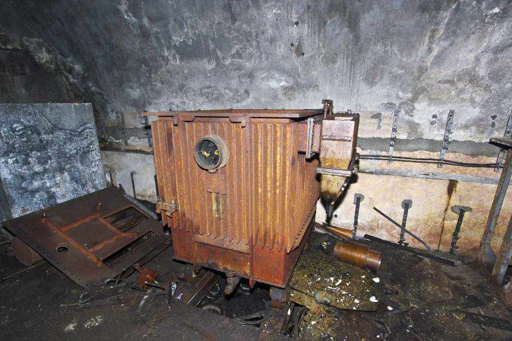 Ligne Maginot - MONT DES WELCHES - A21 - (Ouvrage d'artillerie) - L'un des transformateurs du poste de transformation HTA de l'ouvrage. - Martin FRANKCOM