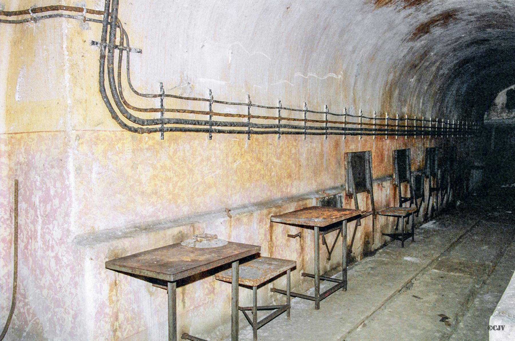 Ligne Maginot - MONT DES WELCHES - A21 - (Ouvrage d'artillerie) - Le réfectoire se trouve dans les galeries - Lia VERMEULEN