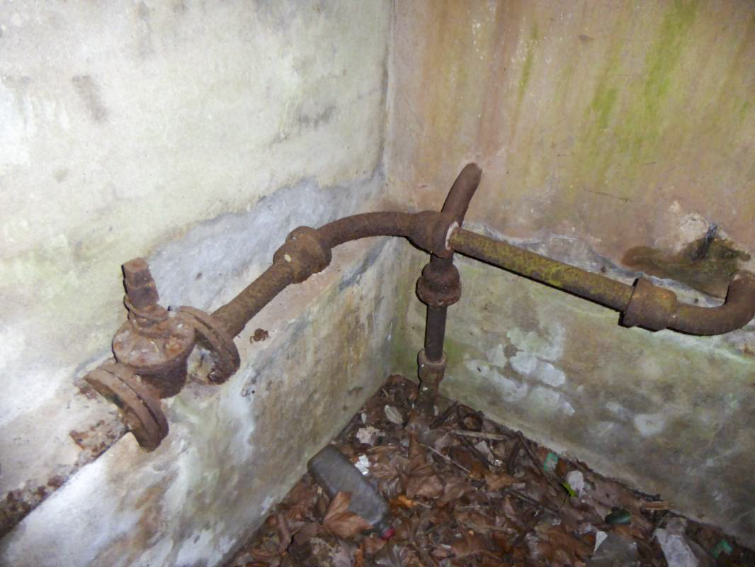 Ligne Maginot - MONT DES WELCHES - A21 - (Ouvrage d'artillerie) - Extérieur
Arrivée d'eau - ELLENA-CUNY