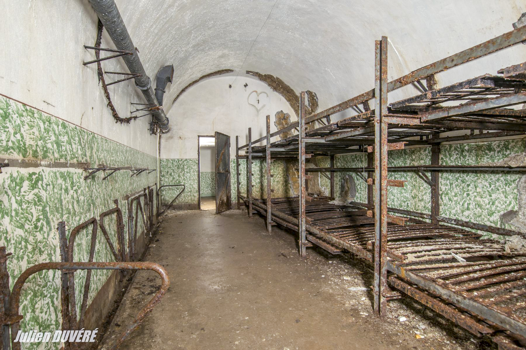 Ligne Maginot - VECKRING - X21 - (Abri) - Une des chambrées pour la troupe. - Julien DUVÉRÉ