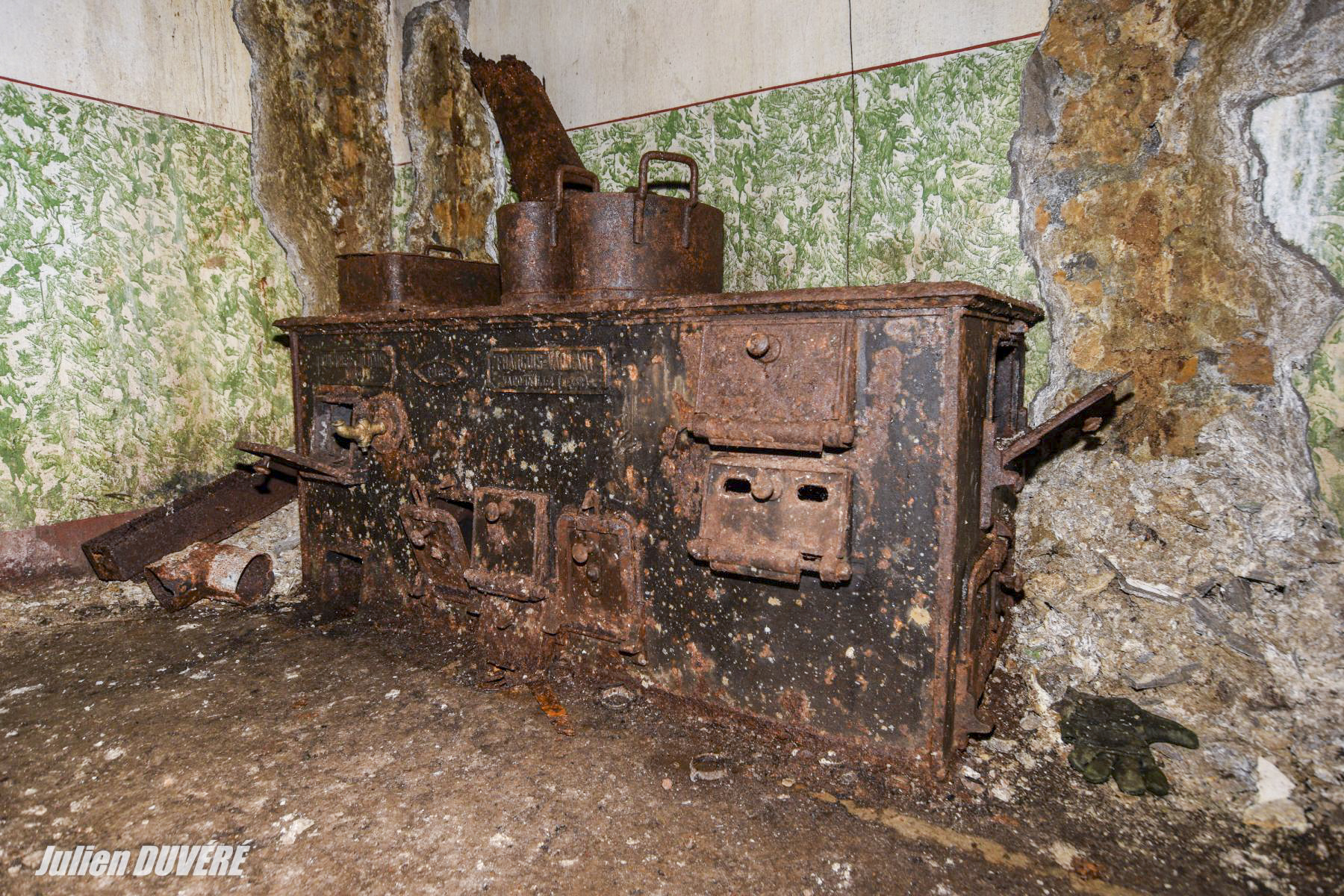 Ligne Maginot - VECKRING - X21 - (Abri) - La cuisinière en fonte, de marque François Vaillant. - Julien DUVÉRÉ