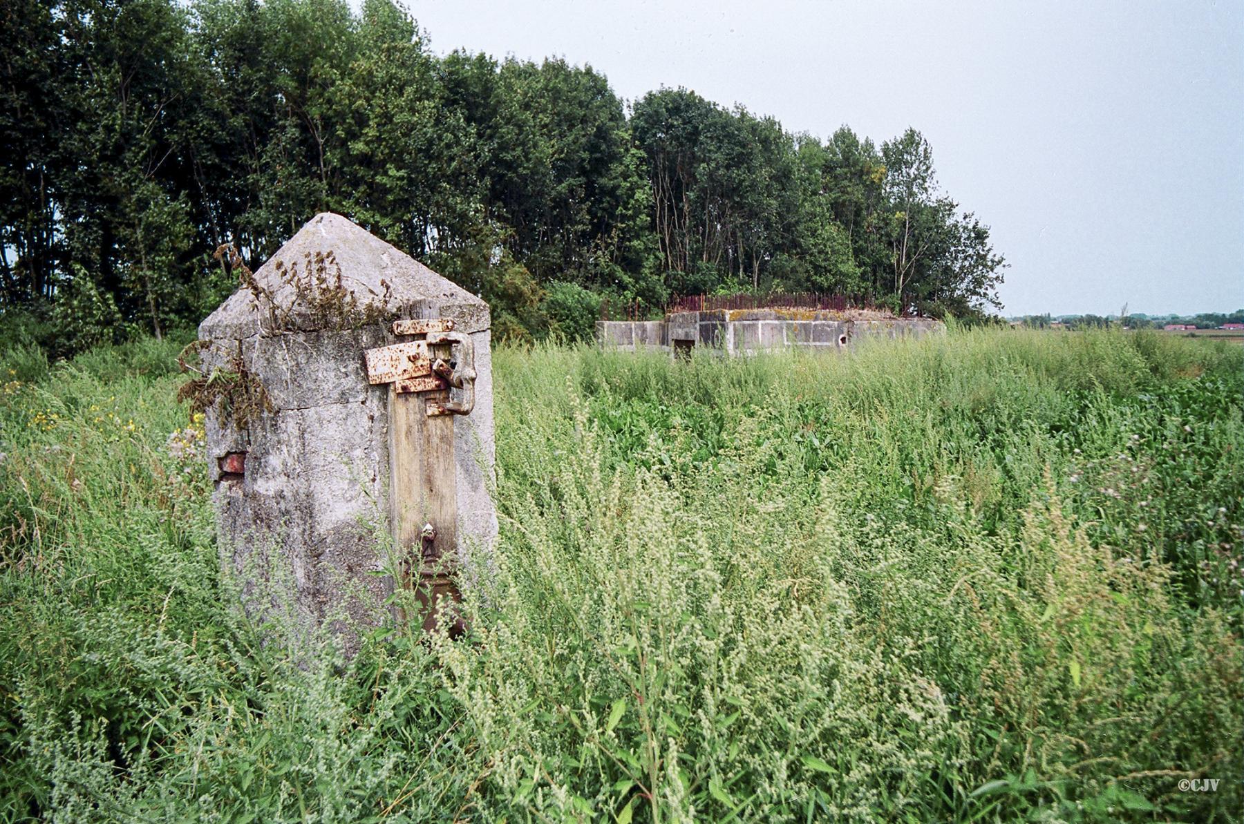 Ligne Maginot - BEF 472 - BOIS JACOB SUD - (Blockhaus pour canon) - Le puits a proximité - Caspar Vermeulen