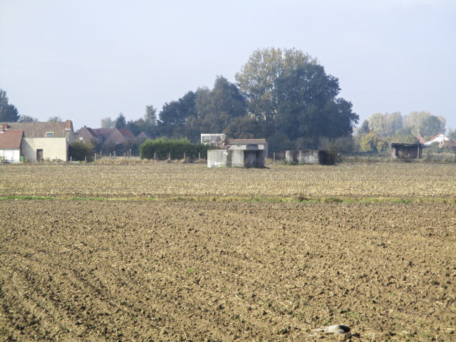 Ligne Maginot - BEF 568B - CRINQUET OUEST 2 - (Blockhaus pour arme infanterie) - Situés dans leur environnement. - Smardz Félix