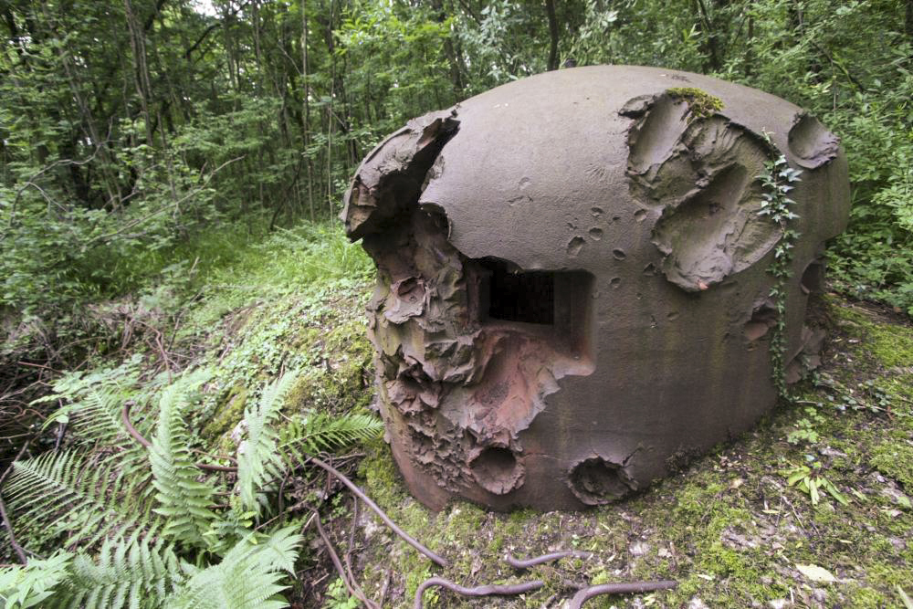 Ligne Maginot - KERFENT - A34 - (Ouvrage d'infanterie) - Bloc 3
Cloche GFM lacérée par les impacts de PAK allemand