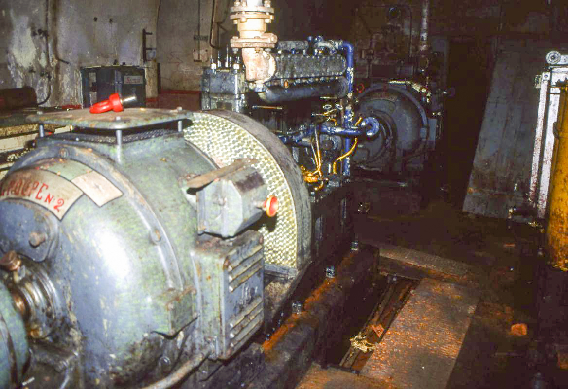 Ligne Maginot - KERFENT - A34 - (Ouvrage d'infanterie) - L'usine électrique
Groupes électrogènes à moteur Renault - Valentin Hemmert