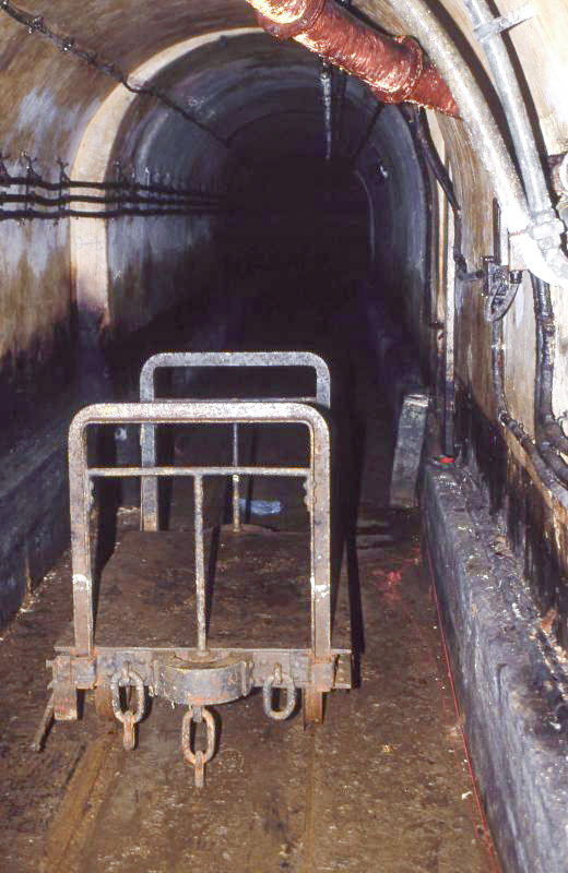 Ligne Maginot - KERFENT - A34 - (Ouvrage d'infanterie) - Wagonnet (type Sud-Est allégé) dans la galerie - Valentin Hemmert