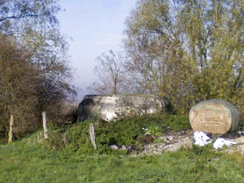 Ligne Maginot - BEF 522 - VERDONPRE SUD - (Blockhaus pour arme infanterie) -  - Google StreetView
