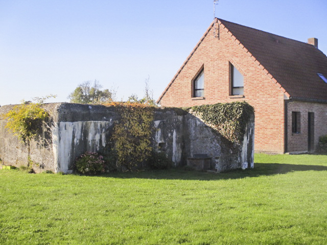 Ligne Maginot - BEF 533 - RUE de PRONEL Sud (Blockhaus pour arme infanterie) - Situé sur le terrain d'une propriété privée. - Smardz Félix