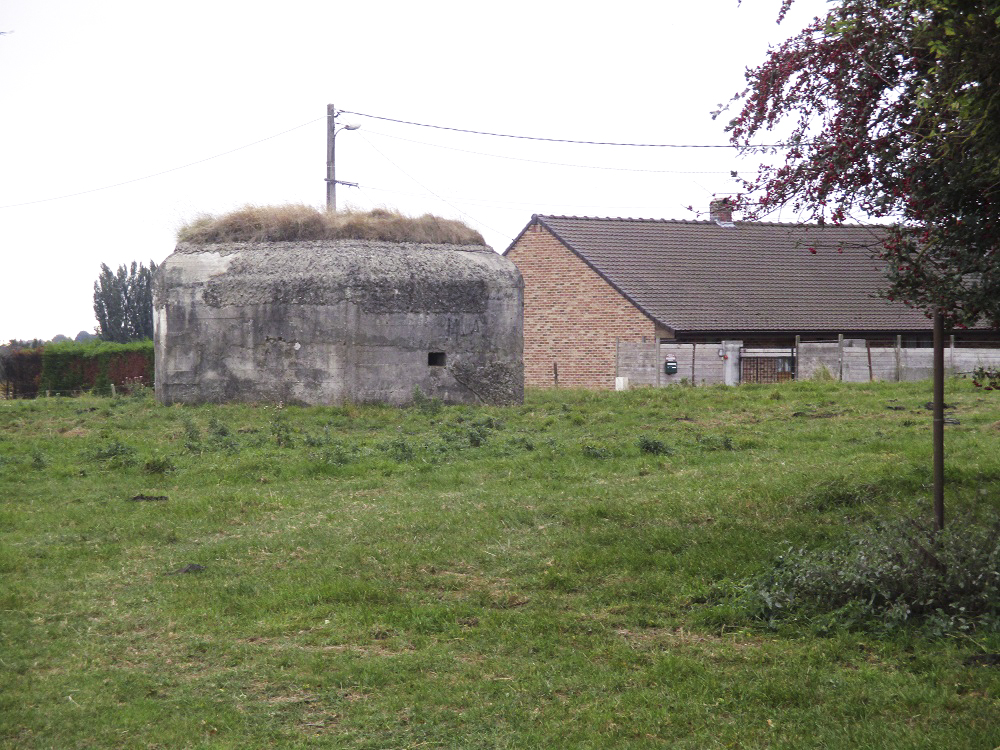 Ligne Maginot - BEF 691 - GAUQUIER Est (Blockhaus pour arme infanterie) - Vue prise face à la rue de Beaulieu - dans son environnement. - Smardz Félix